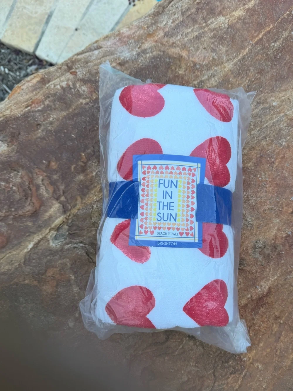 Brighton Fun in the Sun Ombré Hearts  Beach Towel NWT